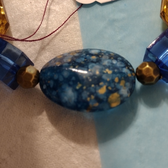 Artemis's Gems custom-made beaded bracelet with gold and blue beads - Picture 5 of 5